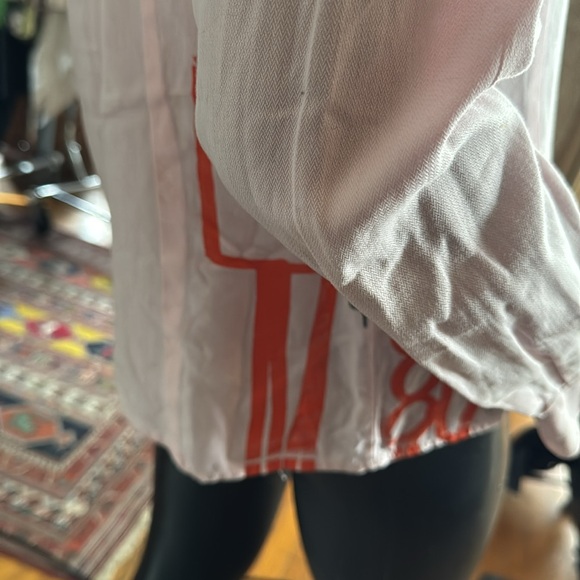 Pink button down shirt with graffiti - Picture 8 of 8